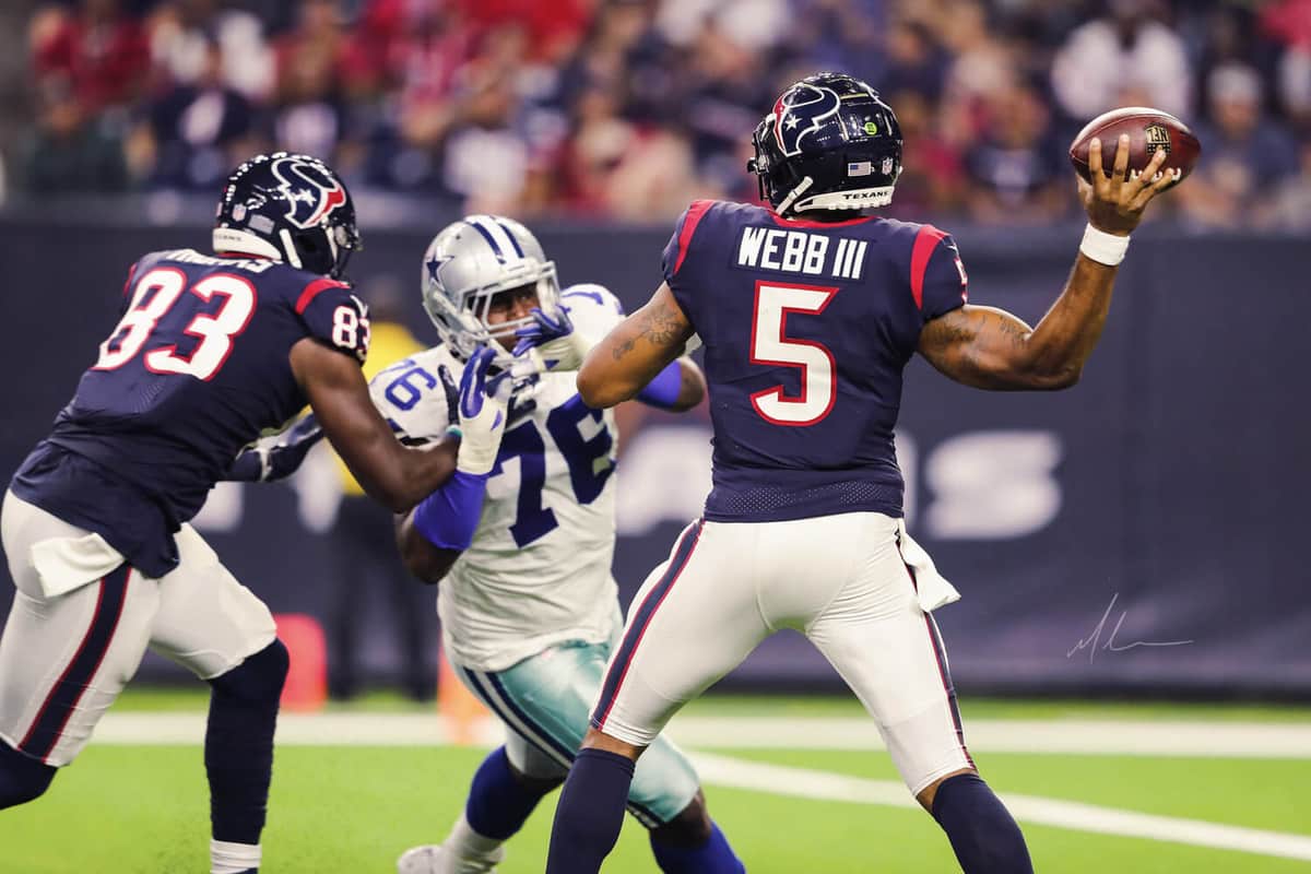 Photo from the article “Michael Moon Shows Us What It Takes To Photograph The NFL”